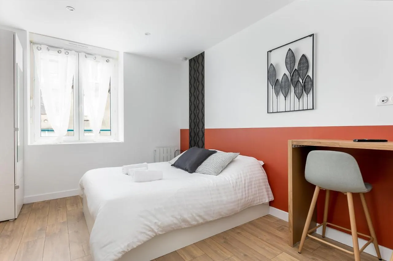 Du - Superbe Studio Tout Neuf, 2E Etage En Hypercentre Et Tramway Brest 0*,  France